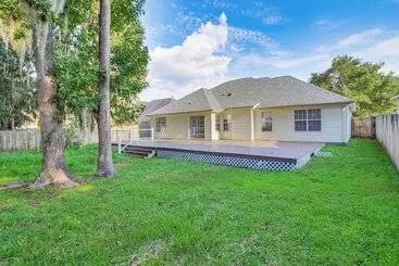 Mökkimajoitus Pet Friendly Savannah Home W/ Cozy Fireplace!