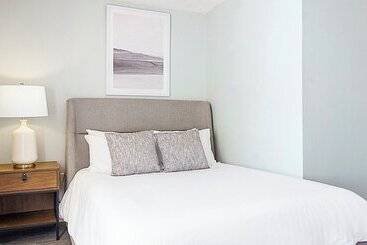 Three Rivers Apartments By Barsala