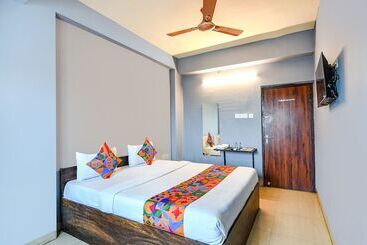 Hotel Fabexpress Westin Plaza