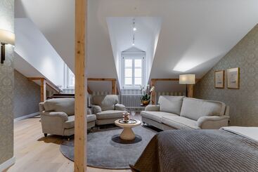 Unicus Palace Old Town   Destigo Hotels