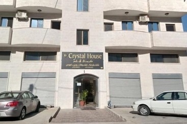 هاستل Petra Crystal