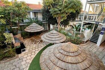 Aparthotel Coastal Beach Retreat Scarborough Pool & Slide!