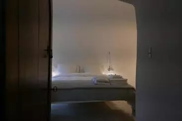 Bed and Breakfast Tour Sarrazine De Montaren