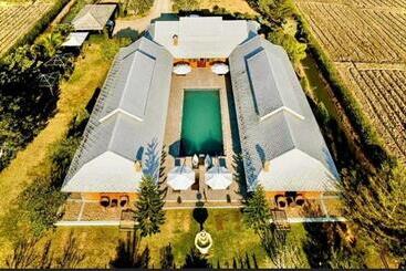 Bed and Breakfast The Wes Village, Incl Free Breakfast & 100 Thb Food Gift