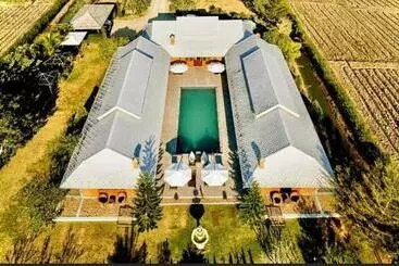 Bed & Breakfast The Wes Village, Incl Free Breakfast & 100 Thb Food Gift