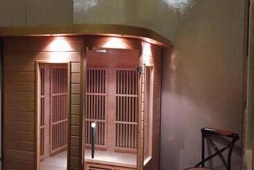 Bed and Breakfast The Wes Village, Incl Free Breakfast & 100 Thb Food Gift