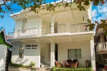 هتل Golden Queen Guest House