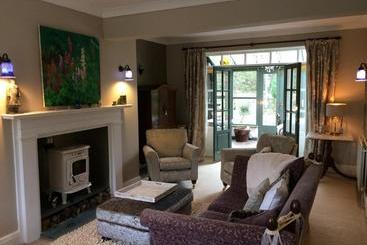 Bed and Breakfast Millwood Lodge