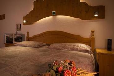 Szálloda Dolomiti Des Alpes