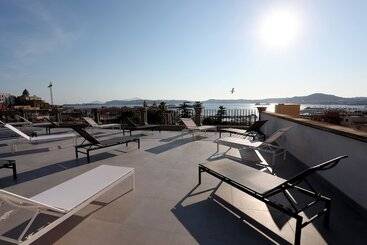 Отель Maison Toledo