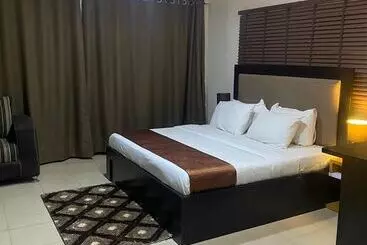 Posh Hotel And Suites Ikeja