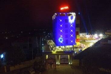 Отель 5 Flowers Ananta Elite, Kota