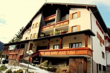 Hotelli Cristallino