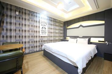 Instar Hotel Yangsan