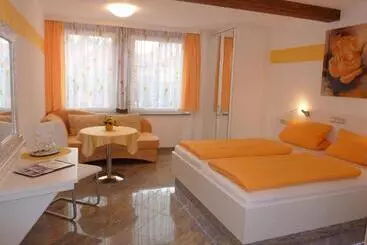 Hotel Und Pension Am Burchardikloster