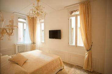 تختخواب و صبحانه Antico Mercato