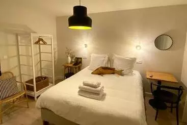 Otel Hôtel Les Bains