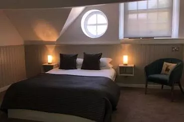 هتل The Townhouse Sutton