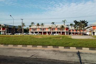 تختخواب و صبحانه Suratthani Airport Mini Hostel