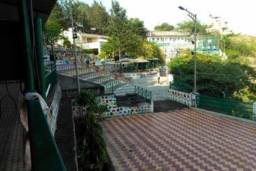 Pratikruti The Lakeview Resort