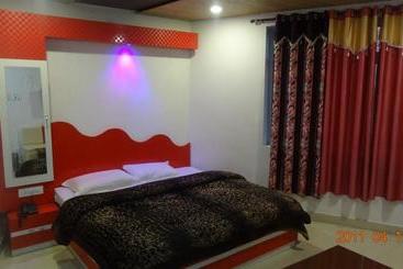 בית מלון כפרי Dalhousie Hill Resort