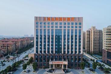 Vienna International Hotel Xinyang Yangshan New District