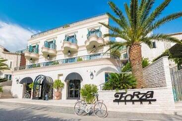هتل Forza Terra