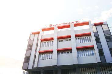 Hometown Hotel Makati   Edsa