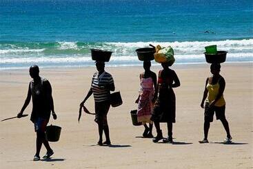 مبيت وإفطار Baia Sonambula