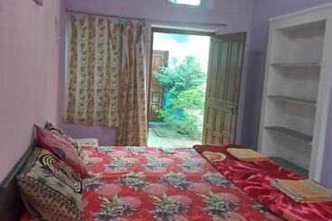 مبيت وإفطار Mayur Guest House