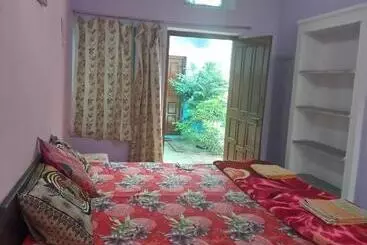 Bed and Breakfast Mayur Guest House