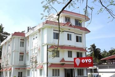בית מלון כפרי Oyo Rooms Near Guruvayur Railway Station