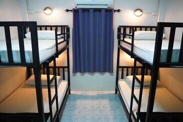 Wayla Hostel   Adults Only