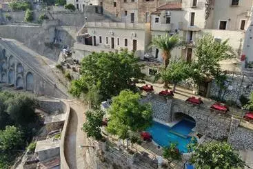 B & B Stillachiara