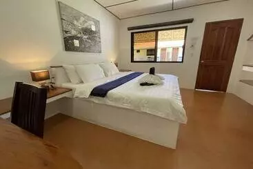 Parrot Resort Moalboal