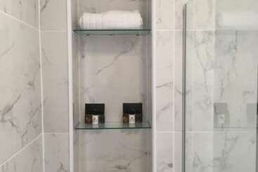 تختخواب و صبحانه Edenside House