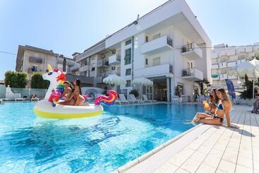 Отель Giovanella