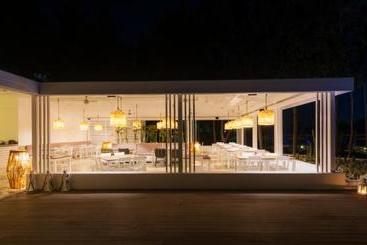 Liv Hotel By Bellazure