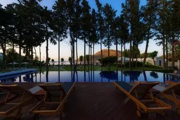 Liv Hotel By Bellazure