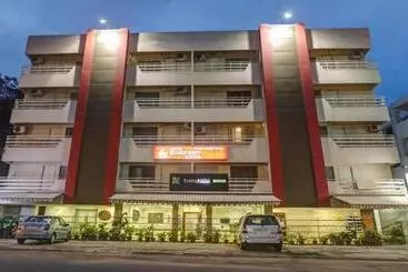 Hotel Treebo Komfort Suites, 3 Km From Mysore Palace