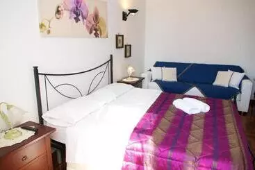 Bed and Breakfast La Maison Royale Bb