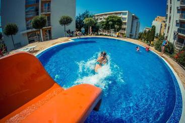 בית מלון כפרי Crown Fort Club