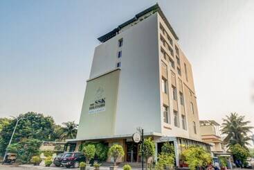 The Ssk Solitaire Hotel & Banquets