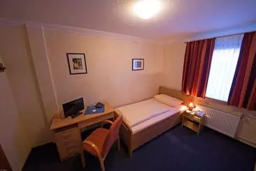 هتل Zur Loreley   Garni