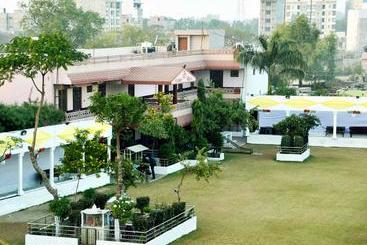 בית מלון כפרי Sanjog Resort