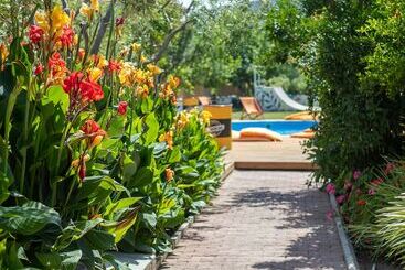 فندق Urla Surf House