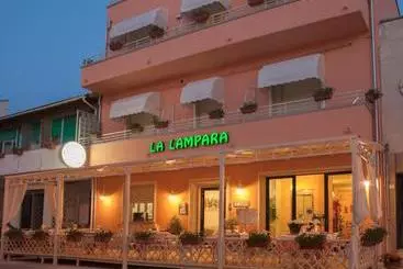 Hotelli Albergo La Lampara