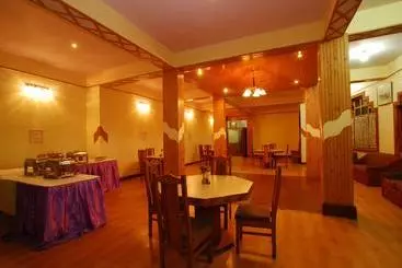 Hôtel Sarthak Inn And Tarang Restaurant