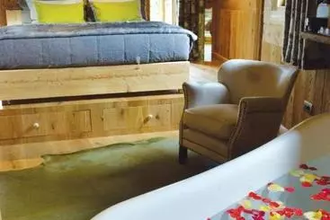 Bed and Breakfast La Maison De Dolphe Chalet De Charme & Art Gallery