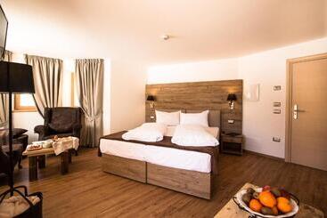 فندق Golden Park Resort